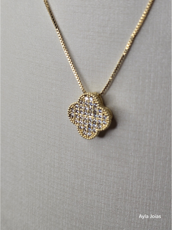 Conjunto Trevo Cravejado – Colar e Brincos Banhados a Ouro 18k - Imagem 4